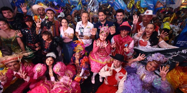 Adjuto Afonso reúne representantes da cultura popular e recebe homenagem como “Embaixador da Cultura e do Folclore do Amazonas”