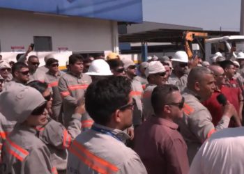 Terceirizados da Âmbar Energia protestam e afirmam que empresa não respeita direitos trabalhistas