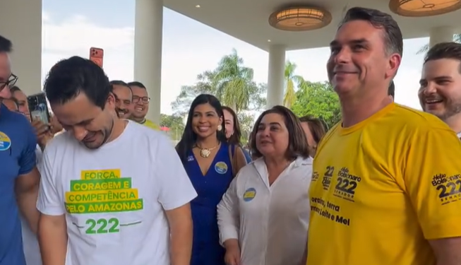 Vídeo: Candidato Flávio Bolsonaro desembarca em Manaus para agenda nesta sexta-feira (11)