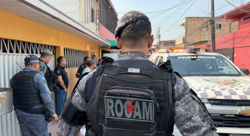 Mulher é suspeita de m@tar o marido com f@cada por causa de R$ 10 no Centro de Manaus