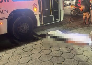 Motorista de 44 anos m0rre esfaquead0 dentro do ônibus em Manaus