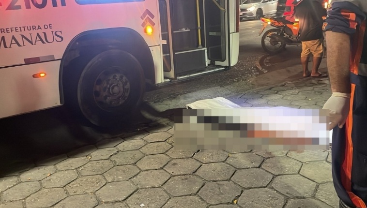 Motorista de 44 anos m0rre esfaquead0 dentro do ônibus em Manaus