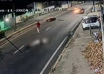 Vídeo mostra carro ‘chutad0’ atr0pelando casal e fug1ndo em via de Manaus; veja