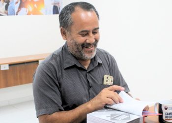 Pedreiro que viralizou ao fazer a própria defesa ganha bolsa integral para cursar Direito em Manaus