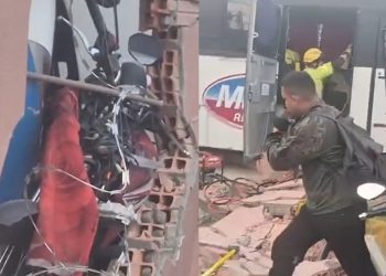 Vídeo: motorista da Martins Rent a Car fica preso às ferragens ao bater ônibus no muro em Manaus