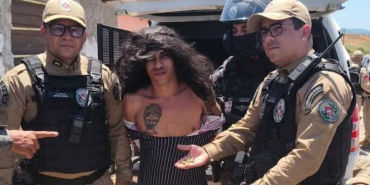 De vestido e peruca: suspeito de 16 h0m1cídi0s é pres0 após tentar fugir disfarçado