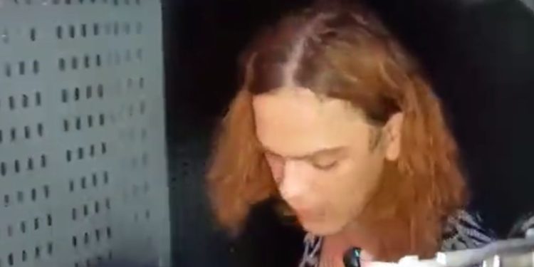 Policiais prendem travesti após idoso alemão sofrer agr3ssã0 e suposta mut1l4ção em Manaus