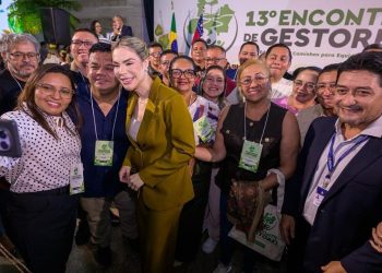 Thaisa Cidade acompanha abertura do 13º Encontro de Gestores do Amazonas