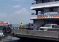 Vídeo: Após bater em lancha, embarcação dá ré e deixa terminal sem prestar assistência em Manaus
