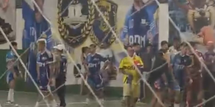 Semifinal da Copa do Magalhães termina em confusão generalizada no Mutirão