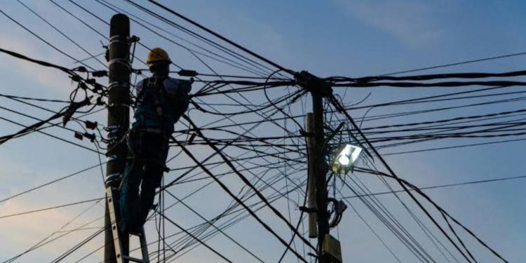 Calor e consumo nas alturas: Manaus bate recorde histórico de energia e chega a quase 2 mil MW
