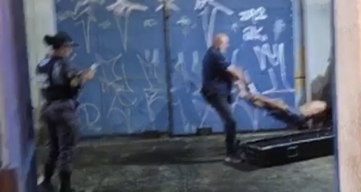 Invasor é m0rt0 a fac4das após entrar em lut4 corporal com caseiro em Manaus