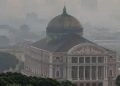 Corredor de nuvens com chuva pode amenizar fumaça no Amazonas