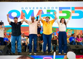 Omar reúne apoio dos 62 prefeitos do Amazonas e defende união para governar o Estado