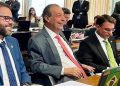 Silêncio de Flávio Bolsonaro sobre Omar em Manaus intriga bolsonaristas sobre diálogo republicano entre os dois