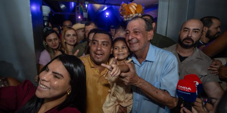 De estágio remunerado a novas casas, Omar apresenta propostas para jovens e famílias do Amazonas