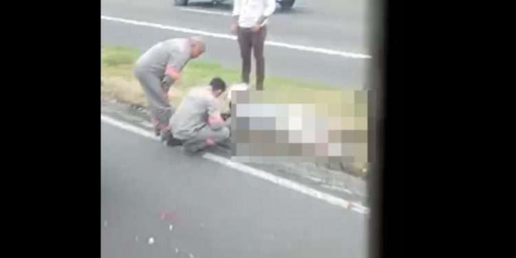 Vídeo: motociclista fica estirado na Torquato Tapajós após ser atr0pelado por veículo
