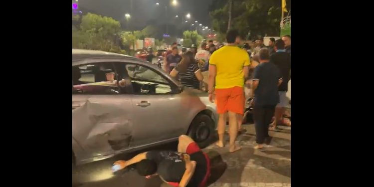 Vídeo: veja como ficou motoqueiro ferid0 na calçada ao colidir com carro em Manaus