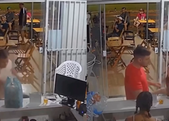 Vídeo: Traição no banheiro de bar faz homem descobrir a esposa com o ‘Ricardão’