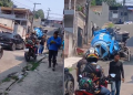 Vídeo: Betoneira da Tumpex tomba em rua íngreme no bairro Flores e complica trânsito