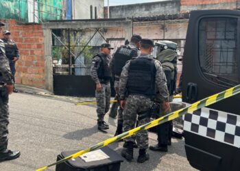 Vídeo: Atrás de colégio eleitoral na Cidade Nova, PM é acionada após artefato expl0siv0 ser encontrado