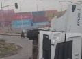 Vídeo: carreta tomba perto do Porto Chibatão na manhã desta quarta-feira (14)