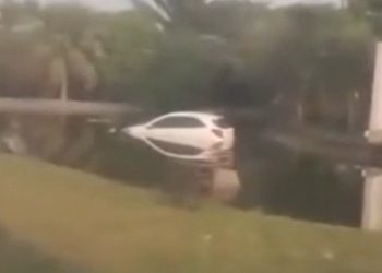 Vídeo: motorista se empolga e entra com carro no lago do motel em Manaus: ‘tá muito quente’ 