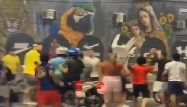Vídeo: Caminhada termina em p0rrad@ entre lulistas e bolsonaristas em Parintins