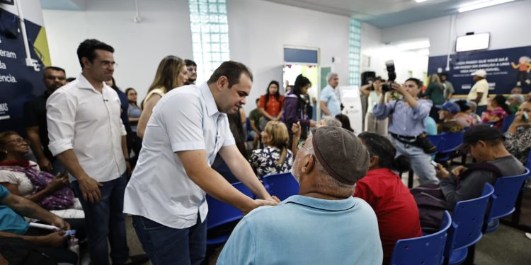 Governador Roberto Cidade reforça atendimento a idosos com mutirão oftalmológico e entrega de óculos