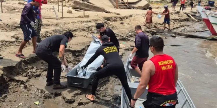 C0rpo de homem que caiu no rio tentando embarcar no porto é achando no Amazonas
