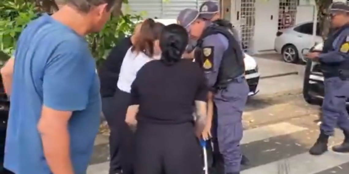 Vídeo: Após m0rt3 no 1º turno, eleitor idoso passa mal em escola no Centro de Manaus