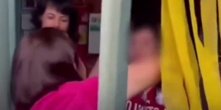 Vídeo: Após ser x1ngada em local de votação, Michelle Bolsonaro responde com ‘eu te amo em Cristo’
