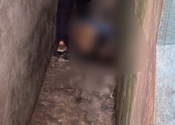 Homem é encontrado m0rt0 com seis t1r0s e os braços am@rr@dos em escadaria na Compensa