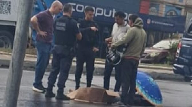 Motoqueiro é arremessad0 após colisã0 com carro na Autaz Mirim