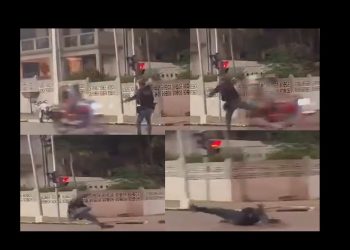 Vídeo: policial tenta dar voadeira em casal de moto, mas acaba no chão no Amazonas