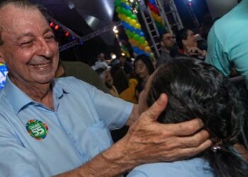 Nova pesquisa aponta que Omar Aziz chega à véspera do segundo turno com 60,6% dos votos válidos