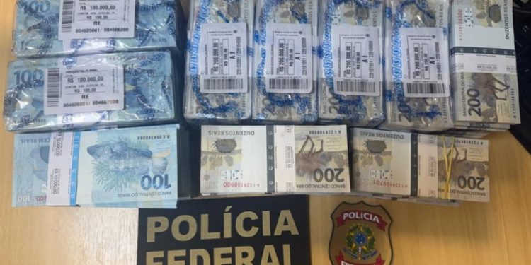 PF prende duas pessoas após saques de R$ 1,64 milhão em agência bancária de Manaus