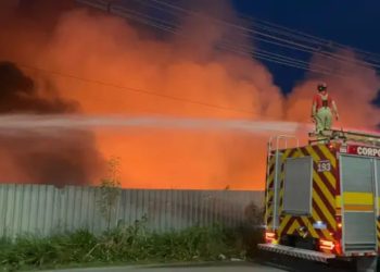 Após incêndio de grandes proporções, empresa é multada em R$ 5,5 milhões no Distrito