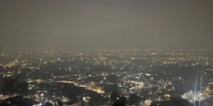 Fumaça volta a cobrir Manaus e lidera ranking de cidades com o ar mais poluído do Brasil